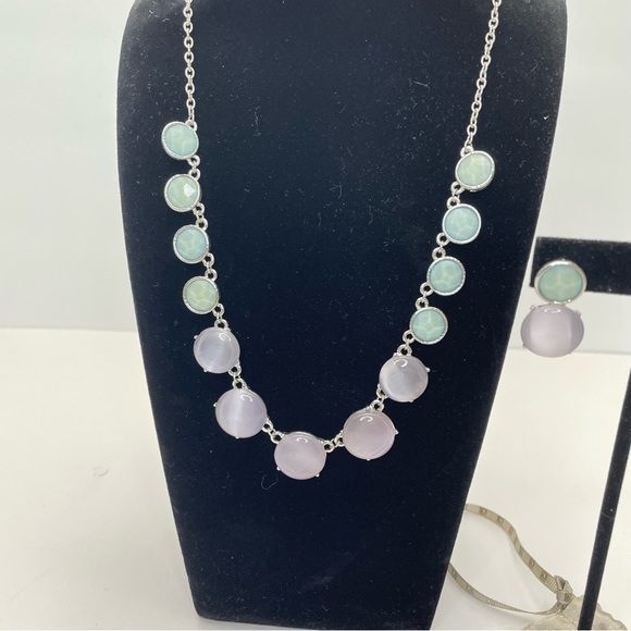 LAURA Jewelry Set Necklace and Earrings - Picture 6 of 7